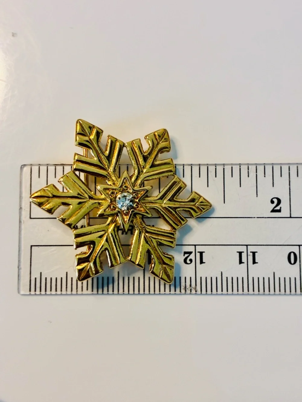 VTG Trifari Gold Snowflake Brooch with Clear Crystal Center Casual Everyday